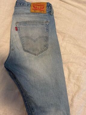 Levi's Men’s Light Wash Straight Jeans